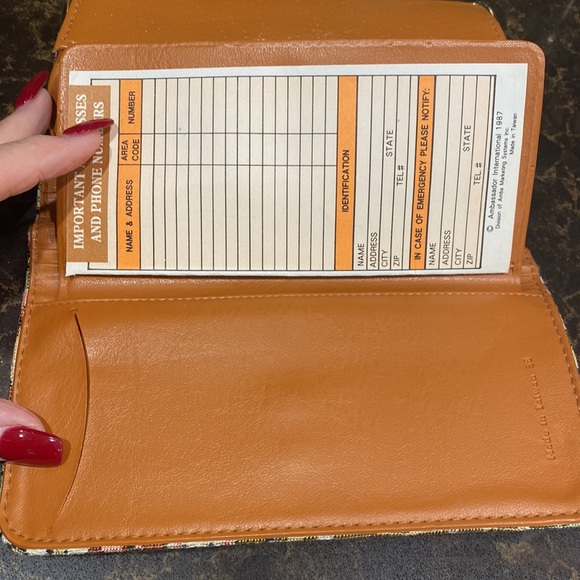 Tapestry Faux Leather trifold wallet with checkbook and kisslock Vintage EUC - Picture 5 of 14